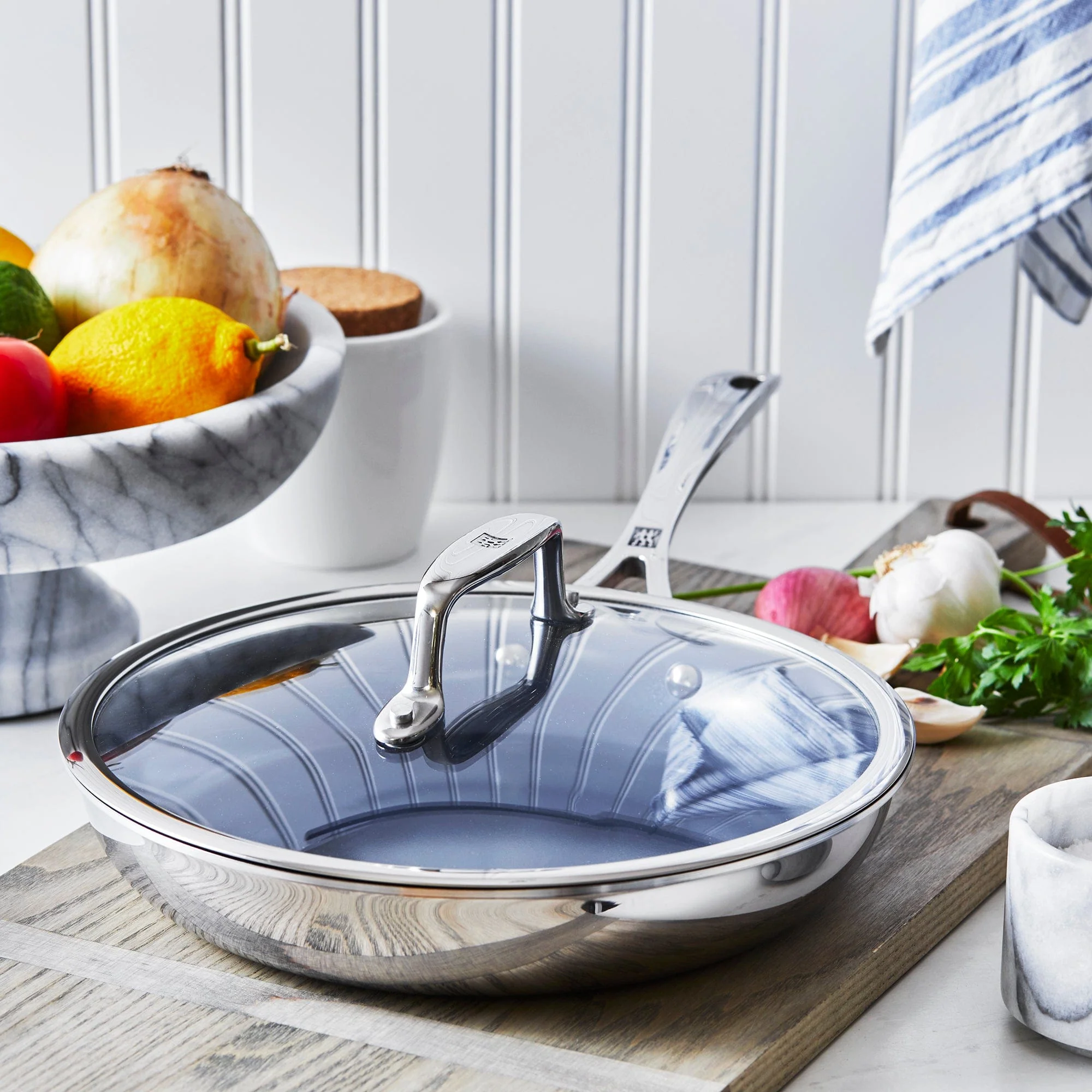 Zwilling Clad CFX 9.5-inch Stainless Steel Ceramic Nonstick Fry Pan with Lid - Image 6