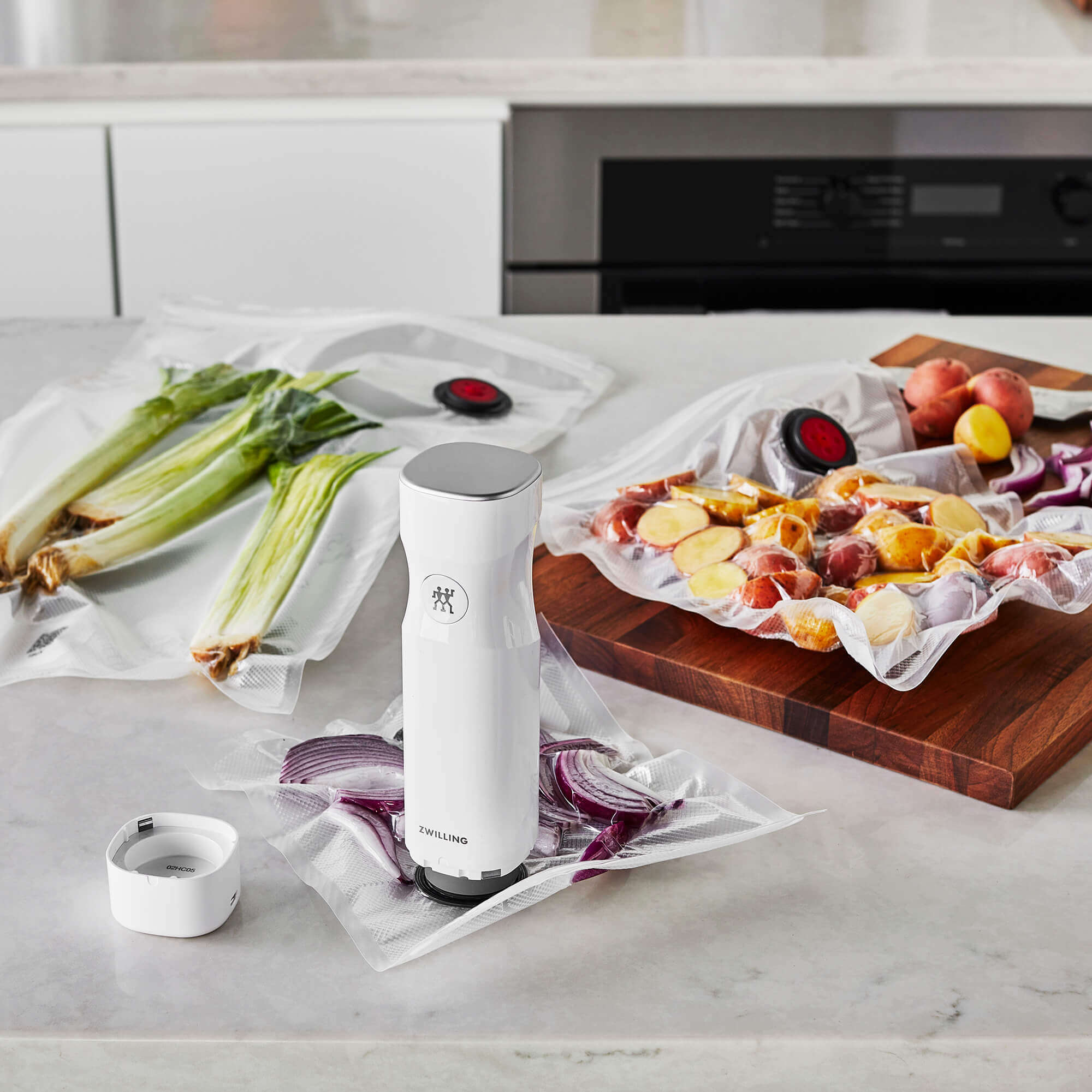 Zwilling Fresh & Save 10-pc Medium Vacuum Sealer Bags, 1 Gallon, Reusable Sous Vide Bags, Meal Prep - Image 5