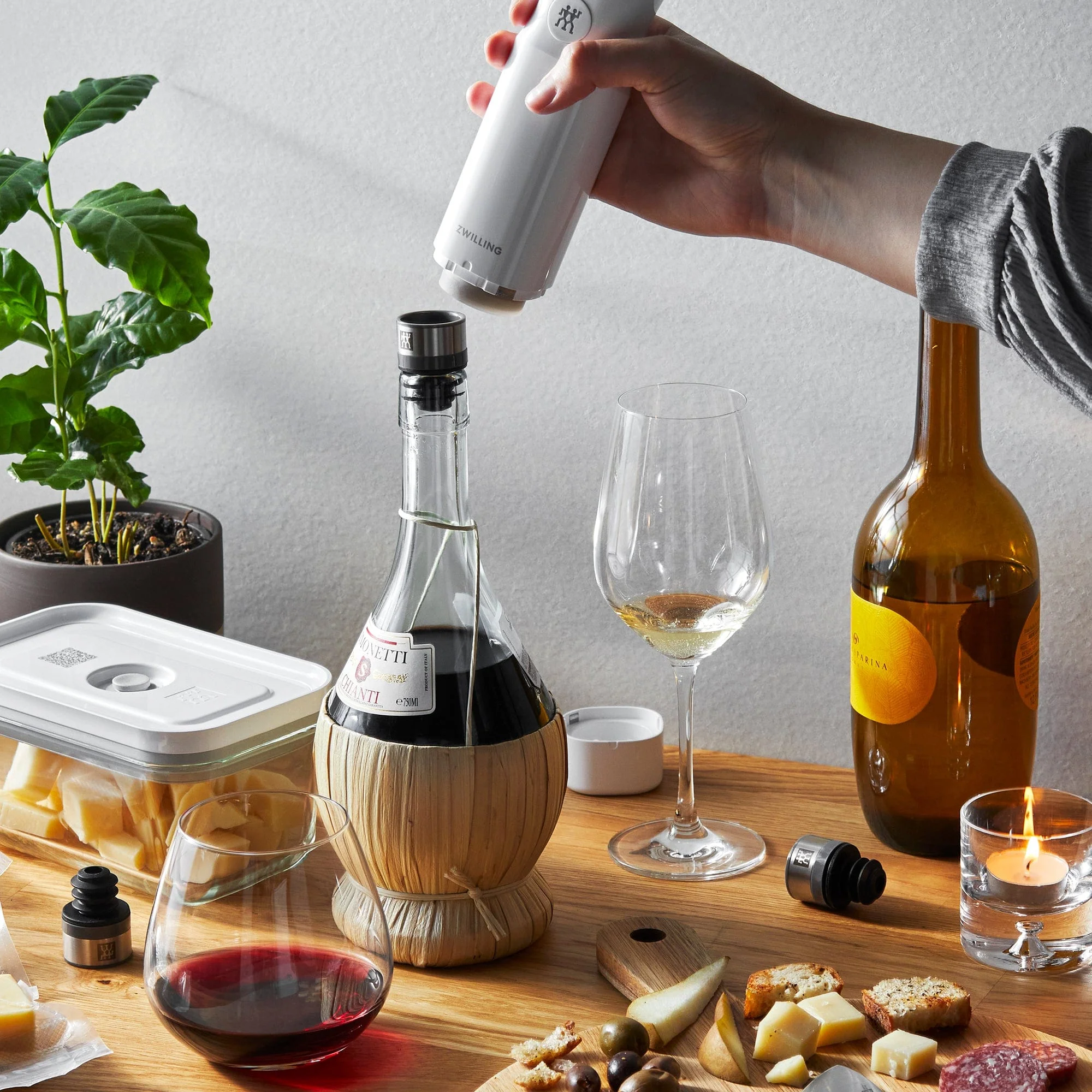 Zwilling Fresh & Save 3-pc Vacuum Wine Sealer (Set of 3), Gift Set - Image 7