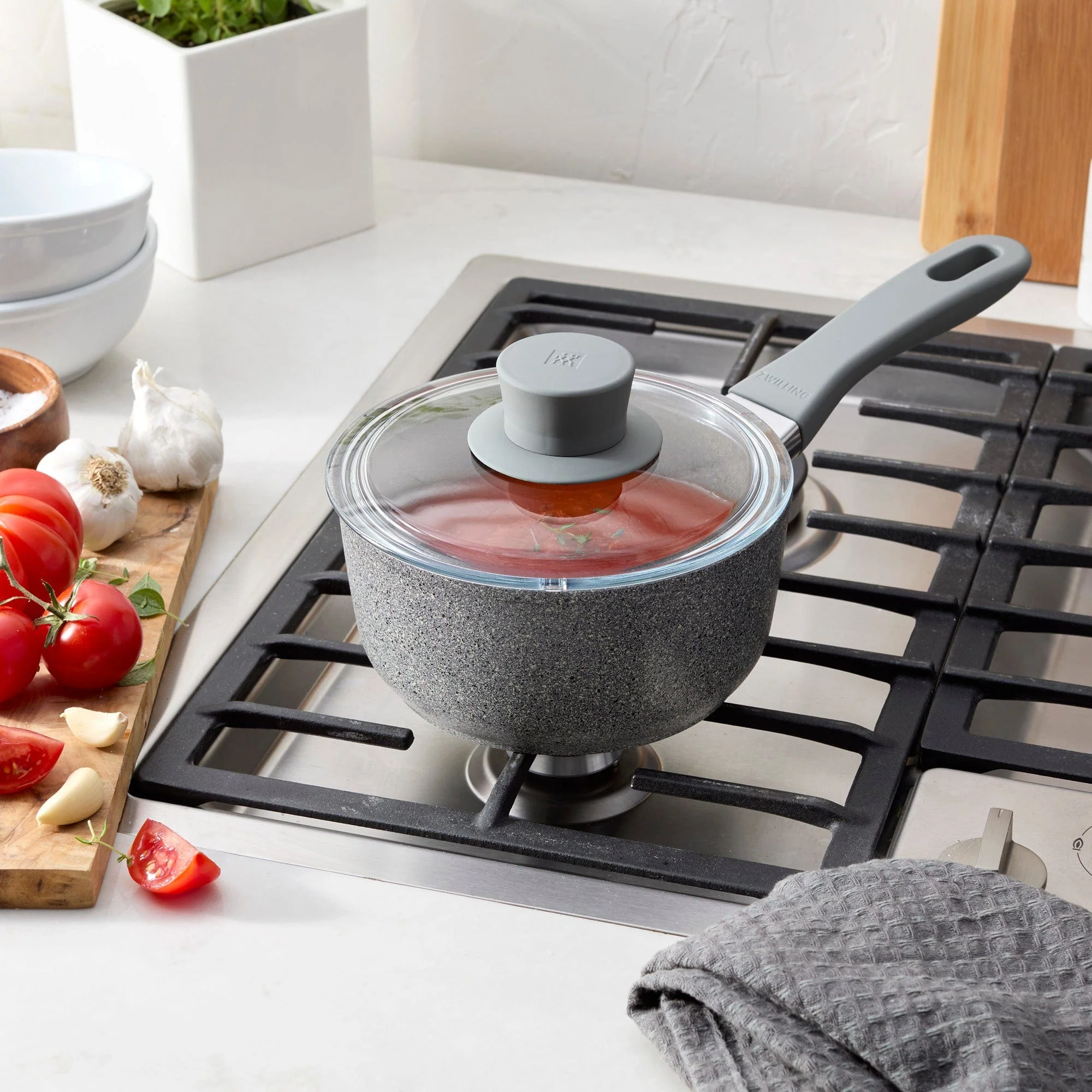 Zwilling Parma Plus 1.5-qt Aluminum Nonstick Saucepan with Lid - Image 4
