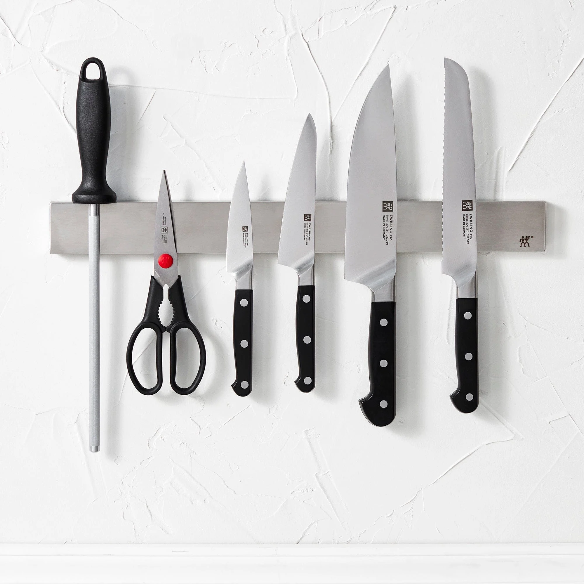 Zwilling Pro 7-pc Knife Set With 17.5-inch Stainless Magnetic Knife Bar - Image 2