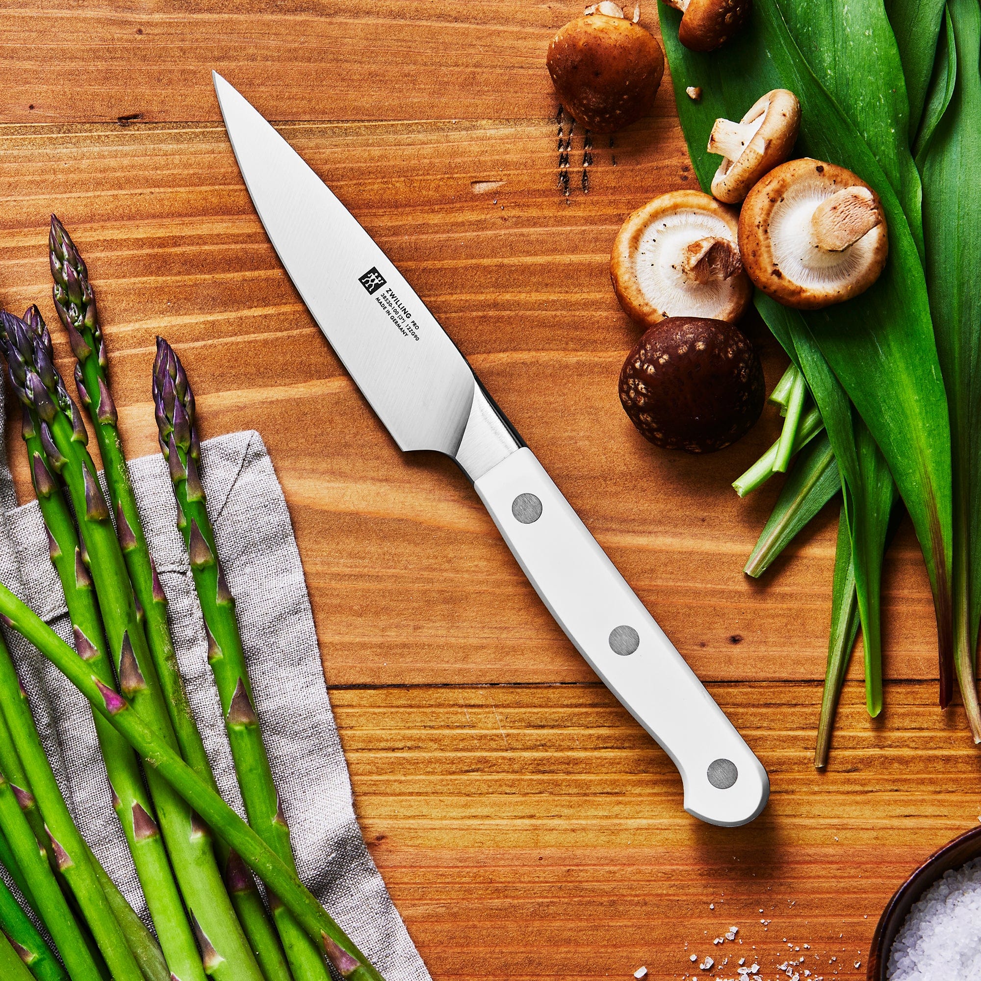 Zwilling Pro Le Blanc 4-inch Paring Knife - Image 4