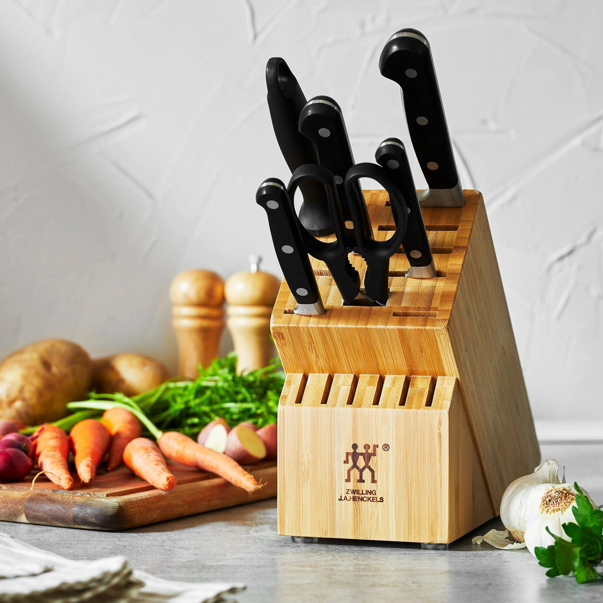 Zwilling Professional S Knife Set with Block, Chefs Knife, Serrated Utility Knife, 7 Piece, Bamboo - Image 2